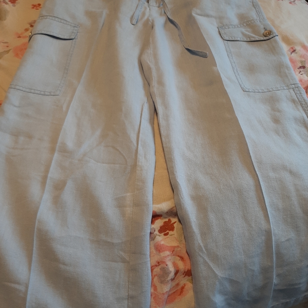 Express size 7/8 100% linen capri pants